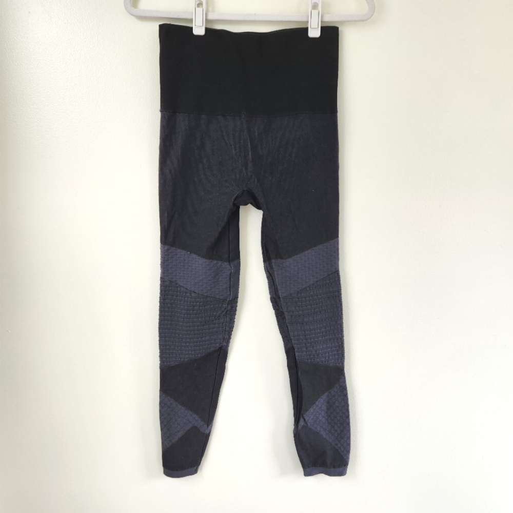 SPANX Look At Me Now Seamless Moto Leggings Size L